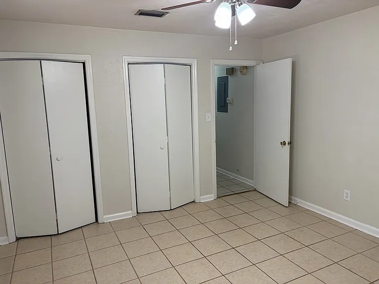 220 Atkinson Dr #D — Photo 12