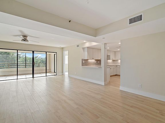 2nd image of 343 Oak Harbour Dr
