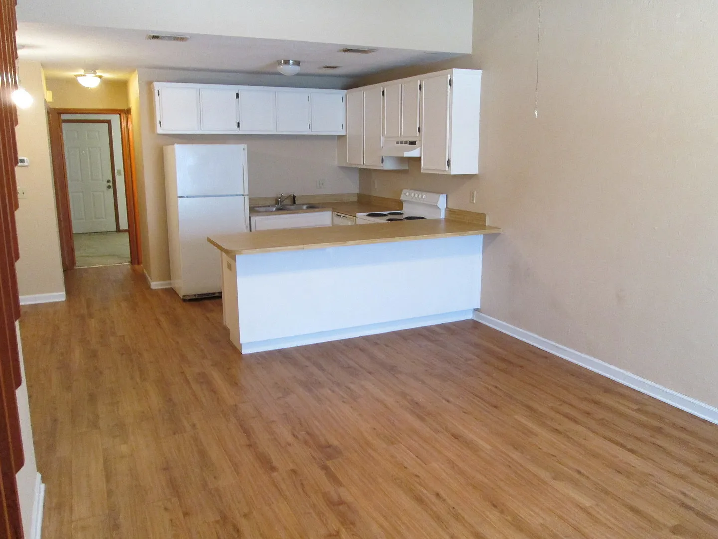Townhome off Hartsfield Road — Photo 2