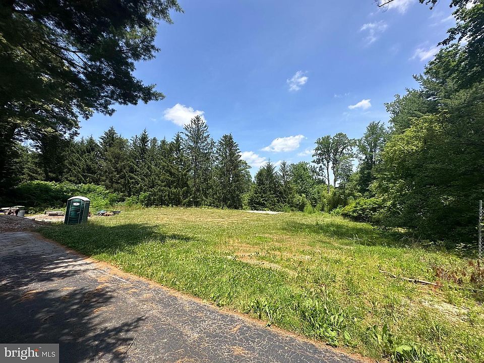 2nd image of 24 Orchard Ln