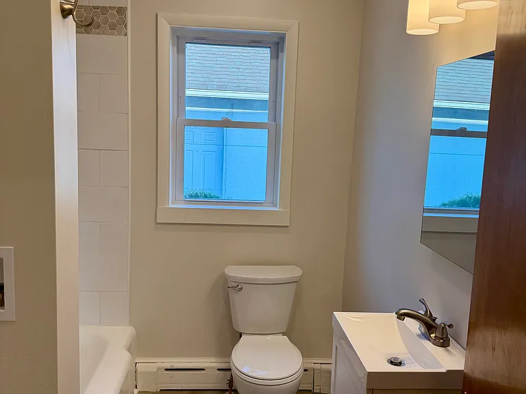 204 W Main St — Photo 11