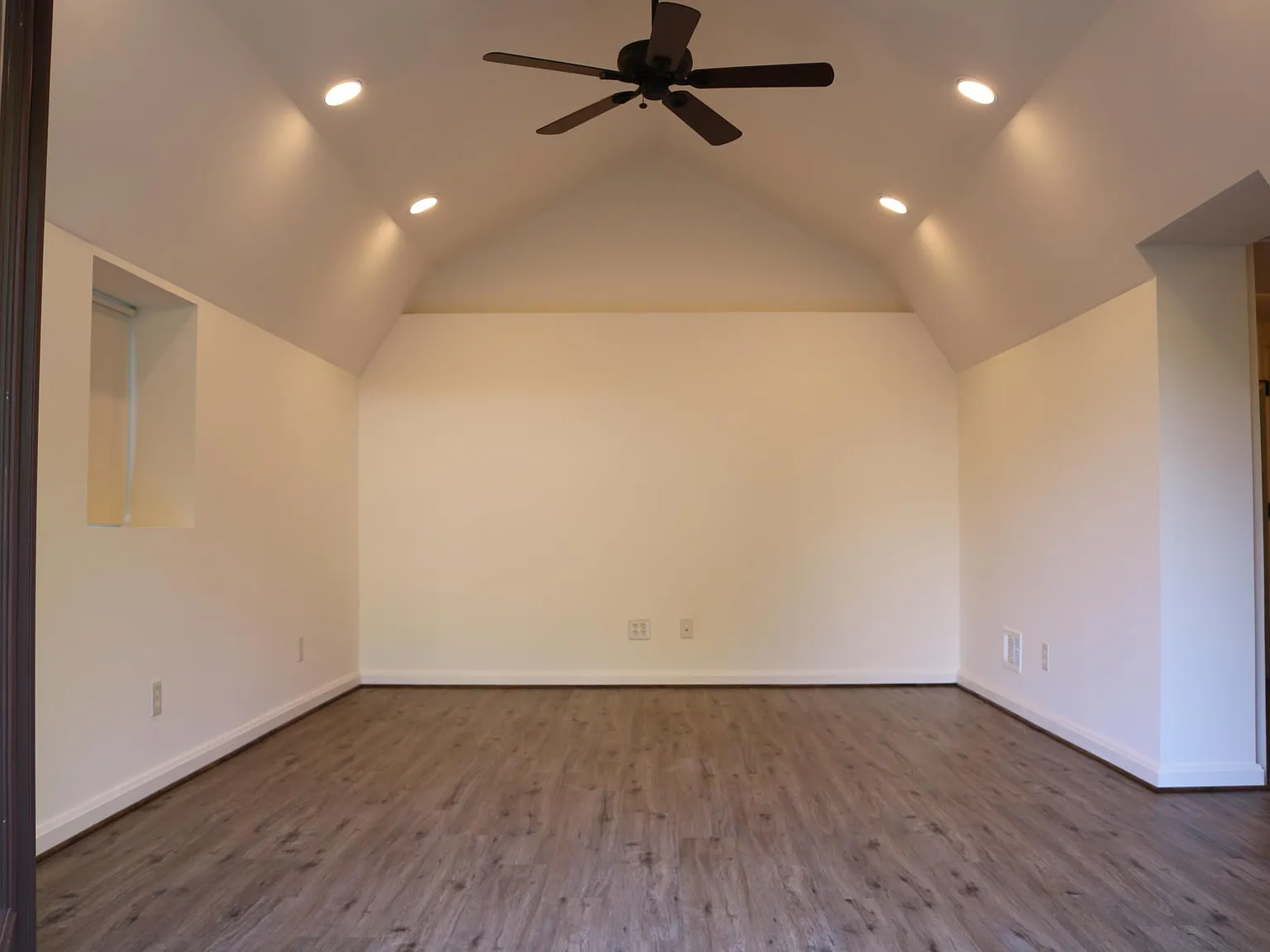 2 bed, 1328 sqft, $2,100 — Photo 4
