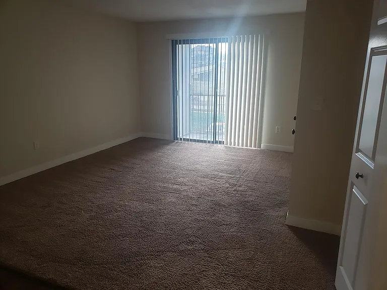 505 College Ave NE #F — Photo 5