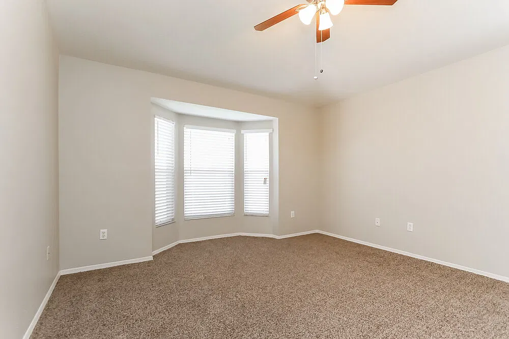 3 bed, 2.0 bath, 1584 sqft, $2,305 — Photo 3