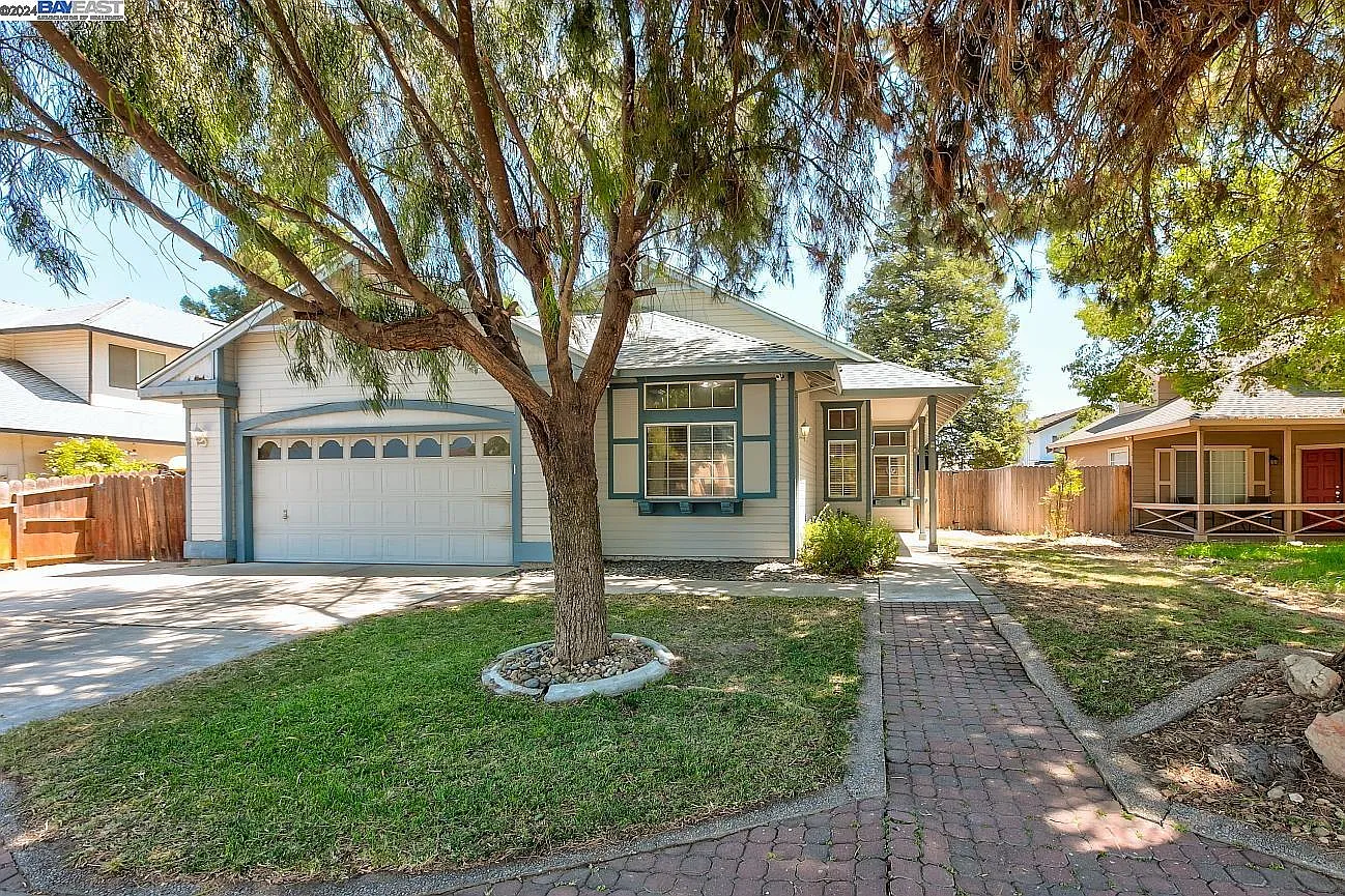 14546 Cedar Valley Dr photo 1