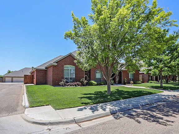 3rd image of 7703 Garden Oaks Dr