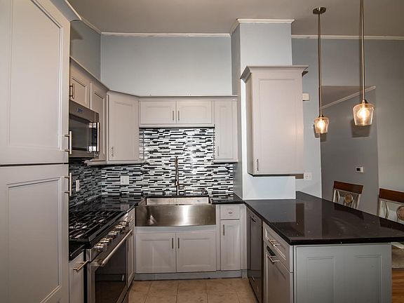 3rd image of 8 Brewster Street
