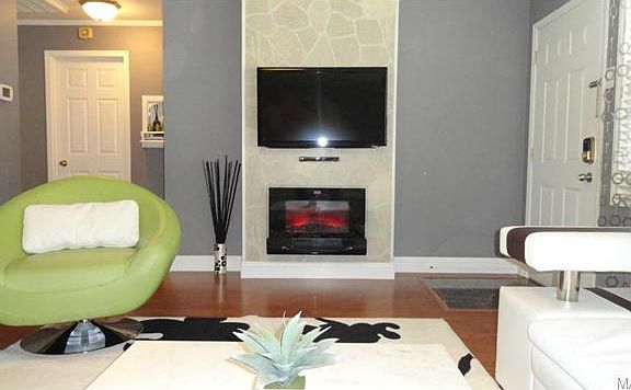 4th image of 660 Majesty Ct