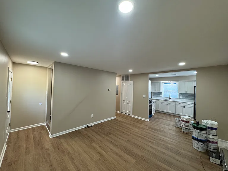 21 Apache St — Photo 2