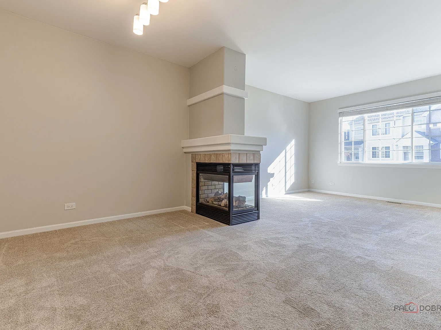 3 bed, 2.5 bath, 1484 sqft, $2,200 — Photo 4