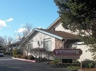 9118 SW Becker Dr, Portland, OR 97223