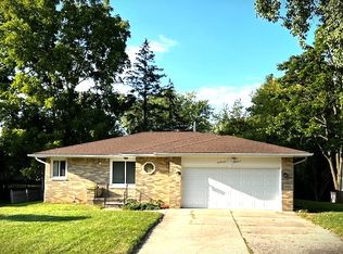 2100 Daintree Ave, West Bloomfield, MI 48323