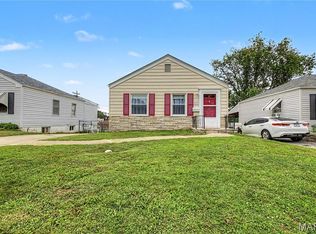 10725 Saint Lawrence Ln, Saint Ann, MO 63074