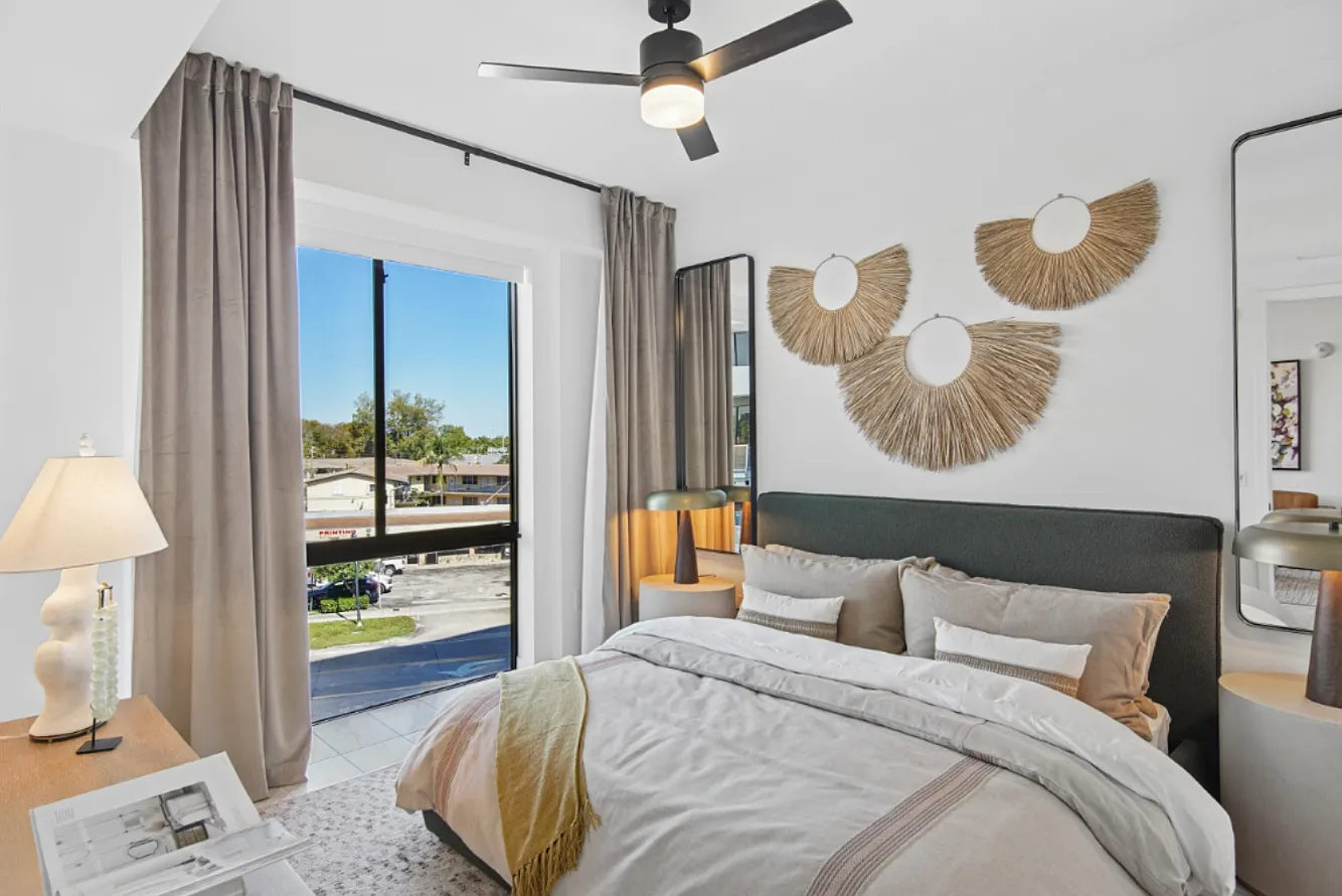 3 bed, 1380 sqft, $3,610 — Photo 3