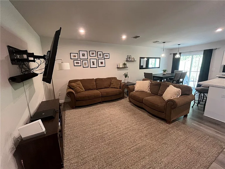 131 Sarnesfield Way — Photo 5