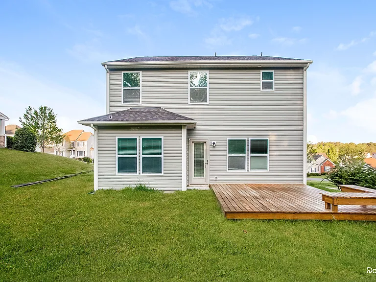 2301 Stonehaven Dr — Photo 15
