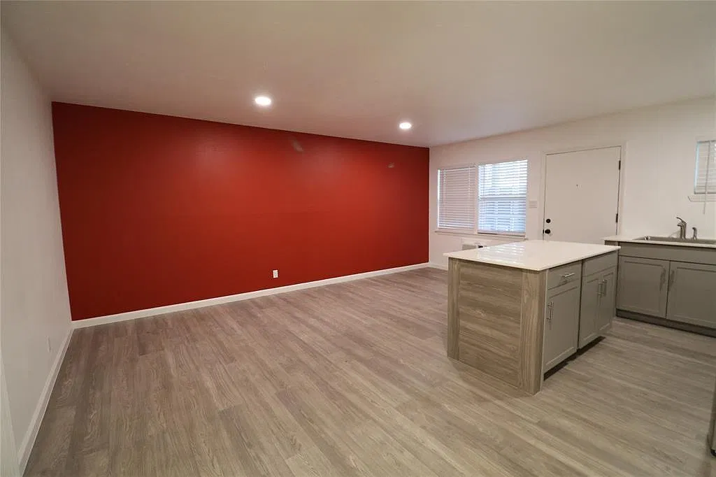 1 bed, 1.0 bath, $1,275 — Photo 2