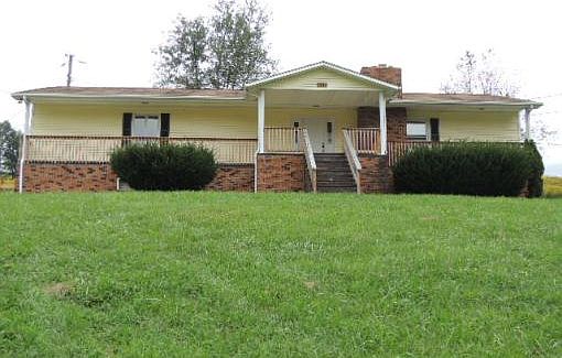 2nd image of 1399 Creekside Dr