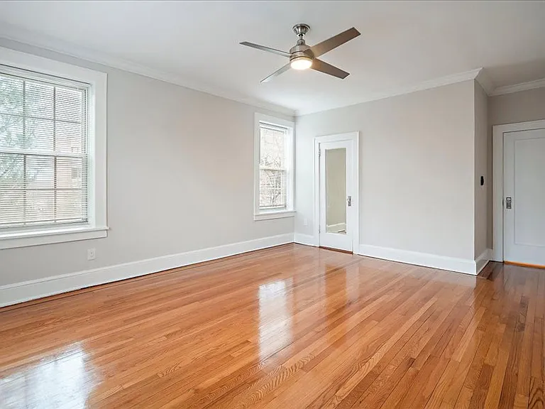 Worthington House Apartments — Photo 44