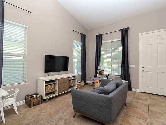 5th image of 14916 W Voltaire St