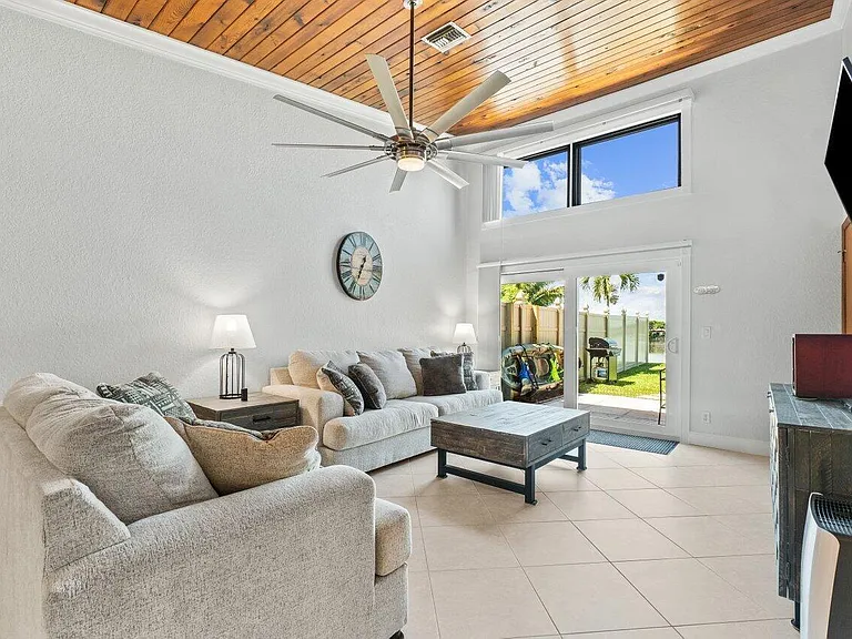 12542 Westhampton Cir — Photo 2