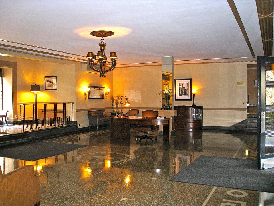Art-Deco Lobby