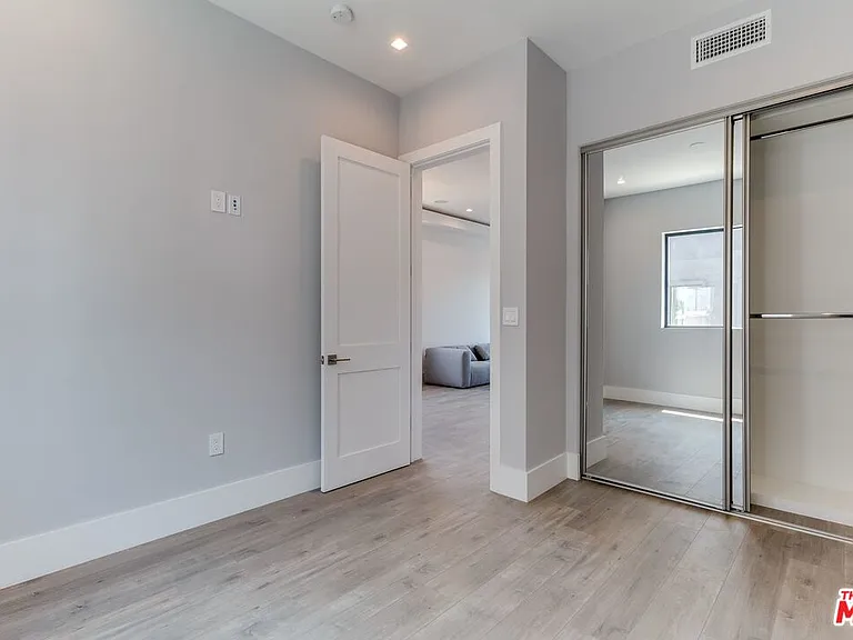 4826 1/2 Pickford St — Photo 20