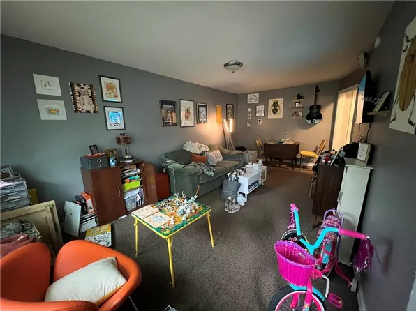 111 S Annie St, Olathe, KS 66061