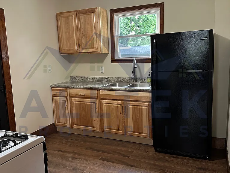 11900 Market St — Photo 2