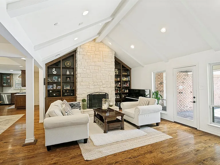 6010 Yellow Rock Trl — Photo 6