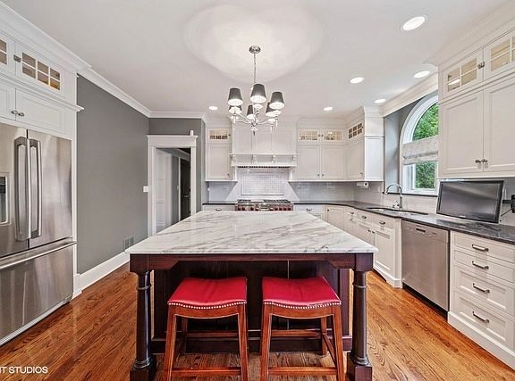 5th image of 411 Woodside Dr