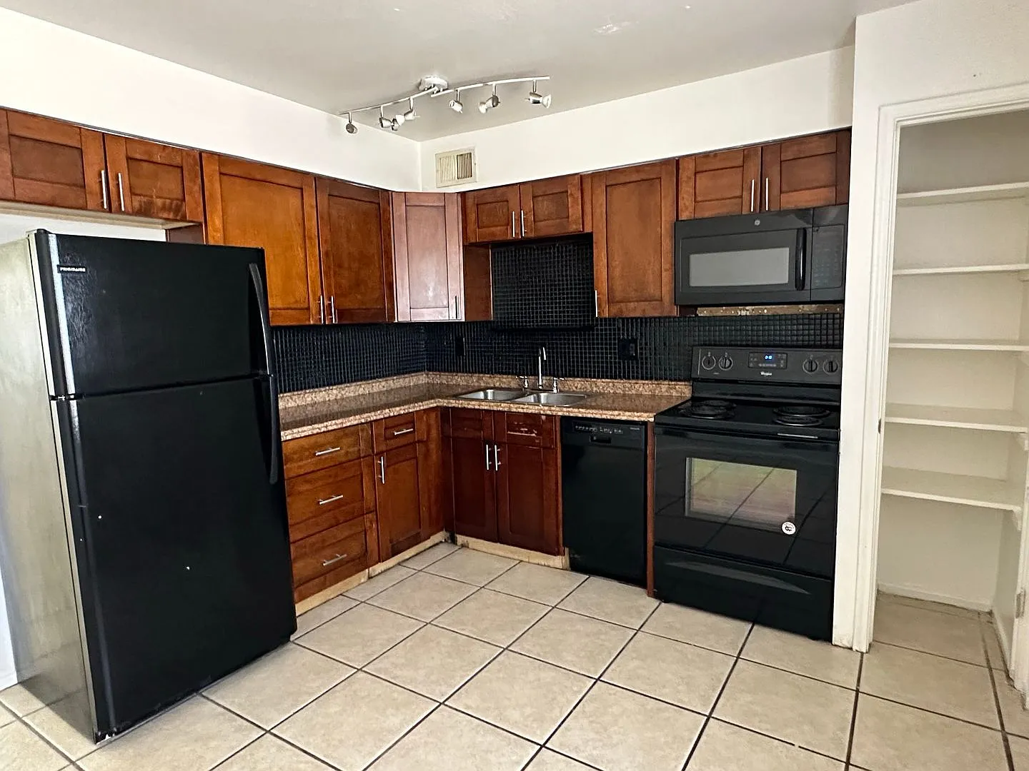 3031 S Rural Rd — Photo 4
