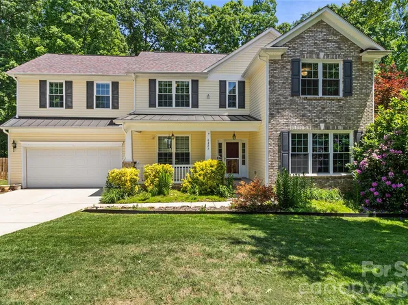 6425 Colonial Garden Dr, Huntersville, NC 28078
