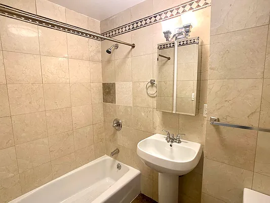 Rented by Tourma Realty LLC | media 5