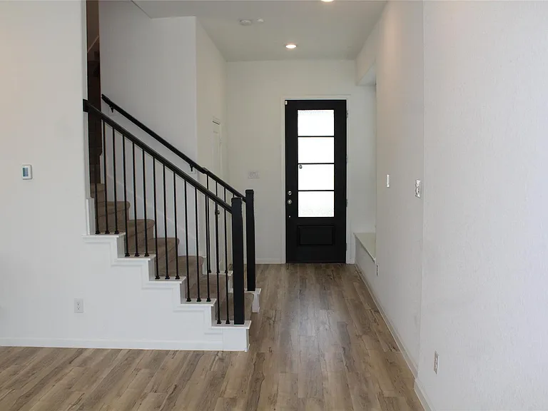 4203 Champlain Way — Photo 6