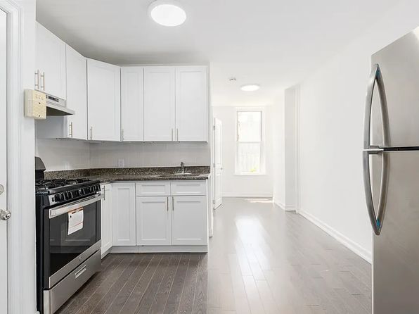 682 Seneca Ave #2B