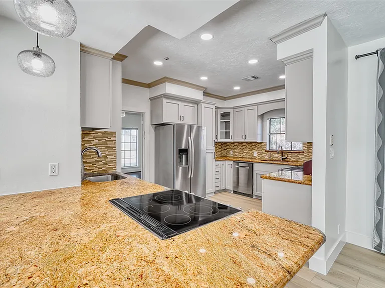 8006 Albin Ln — Photo 12