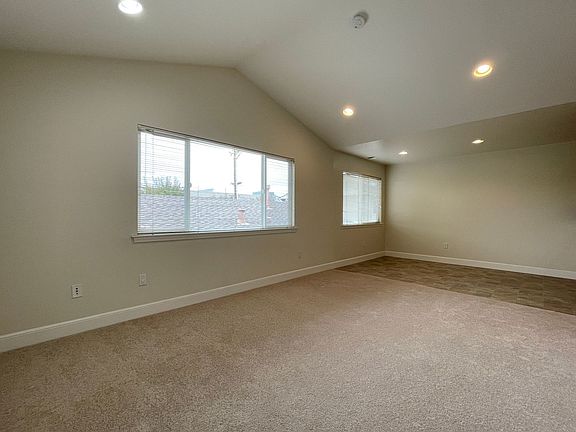 3rd image of 1673 Whitwood Ln APT 4