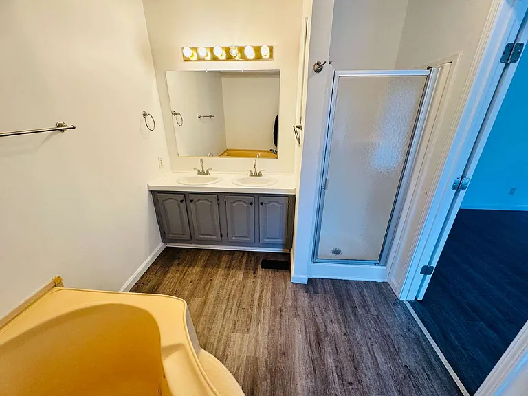 61 Lexington Ln — Photo 10