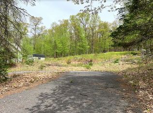 109 Eton Ct, Bushkill, PA 18324