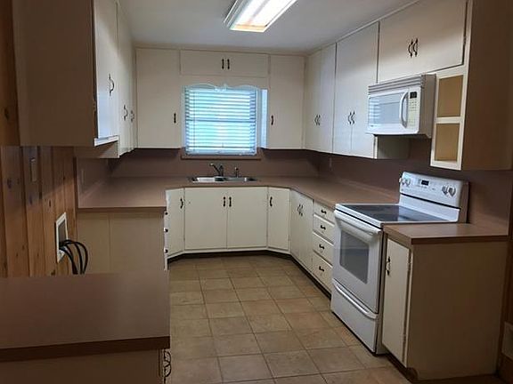 2nd image of 901 N 10th St