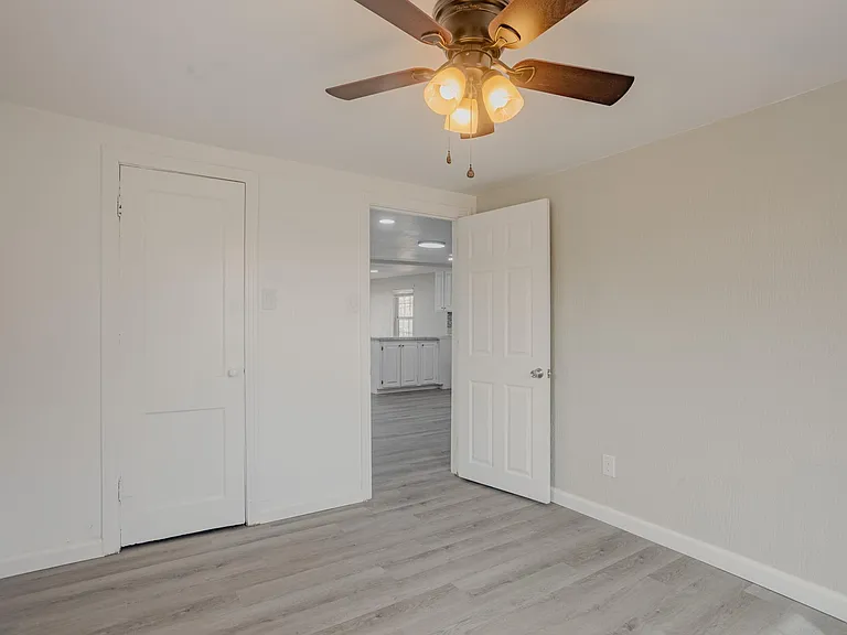 809 Wilson St — Photo 12