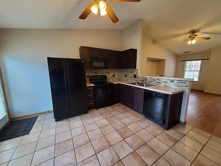 1803 Canopy Ln — Photo 13