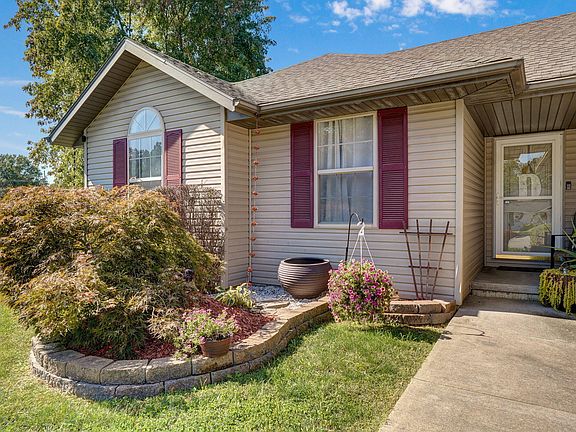 4th image of 1813 Edgewood Drive
