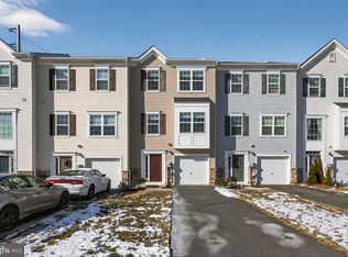 8 Iron Gate Rd, Sicklerville, NJ 08081