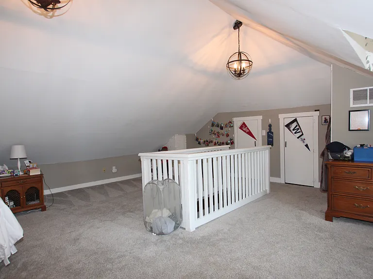 239 E Whittier St — Photo 9