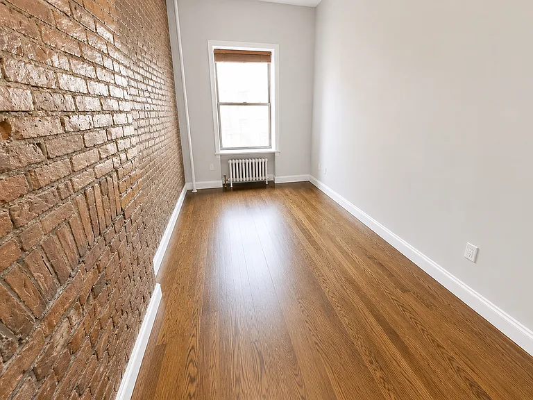 239 W 14th St #3A — Photo 3