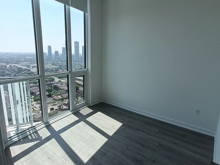 1 Fairview Rd E #3210 — Photo 12