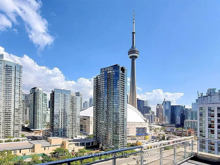 410 Queens Quay W #709 — Photo 16