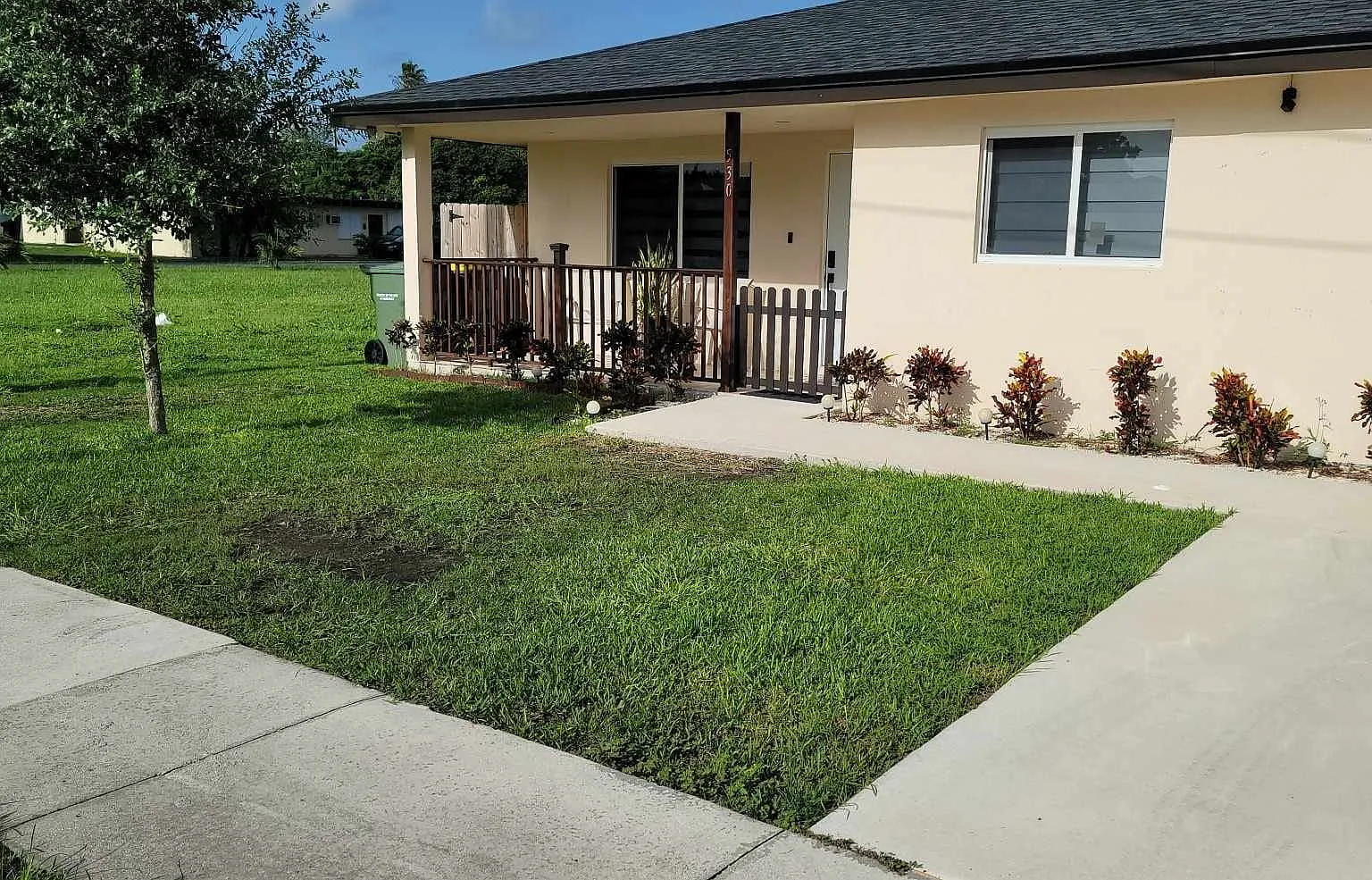 4 bed, 2400 sqft, $4,300 — Photo 3